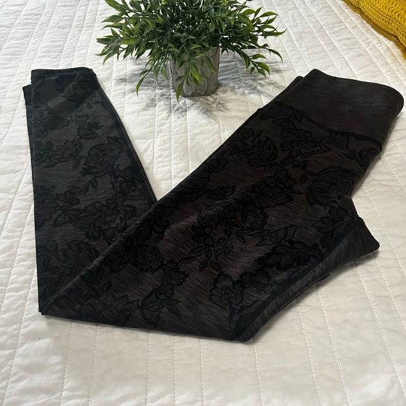 ATHLETA ELATION TIGHT - Picture 5 of 7